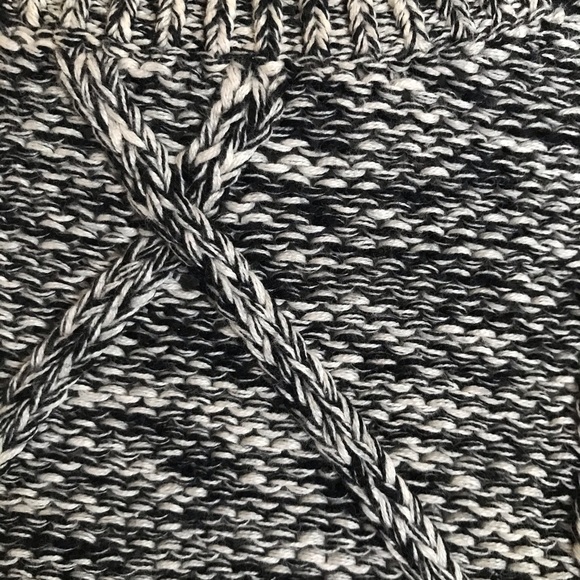 Banana Republic Women’s Cable Knit Sweater - Picture 3 of 4